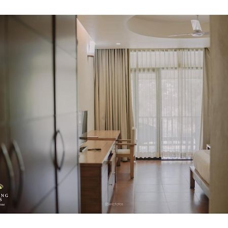 Malayāttūr Whispering Waters酒店 外观 照片